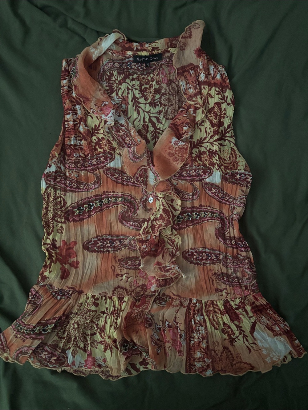Violet & Claire Peach and Cream Ruffled Sleeveless Blouse